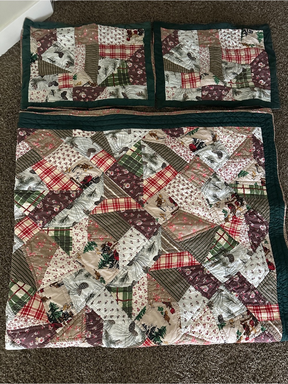 Vintage L.L. Bean Queen Size Christmas Quilt w/ 2 Matching Standard Shams